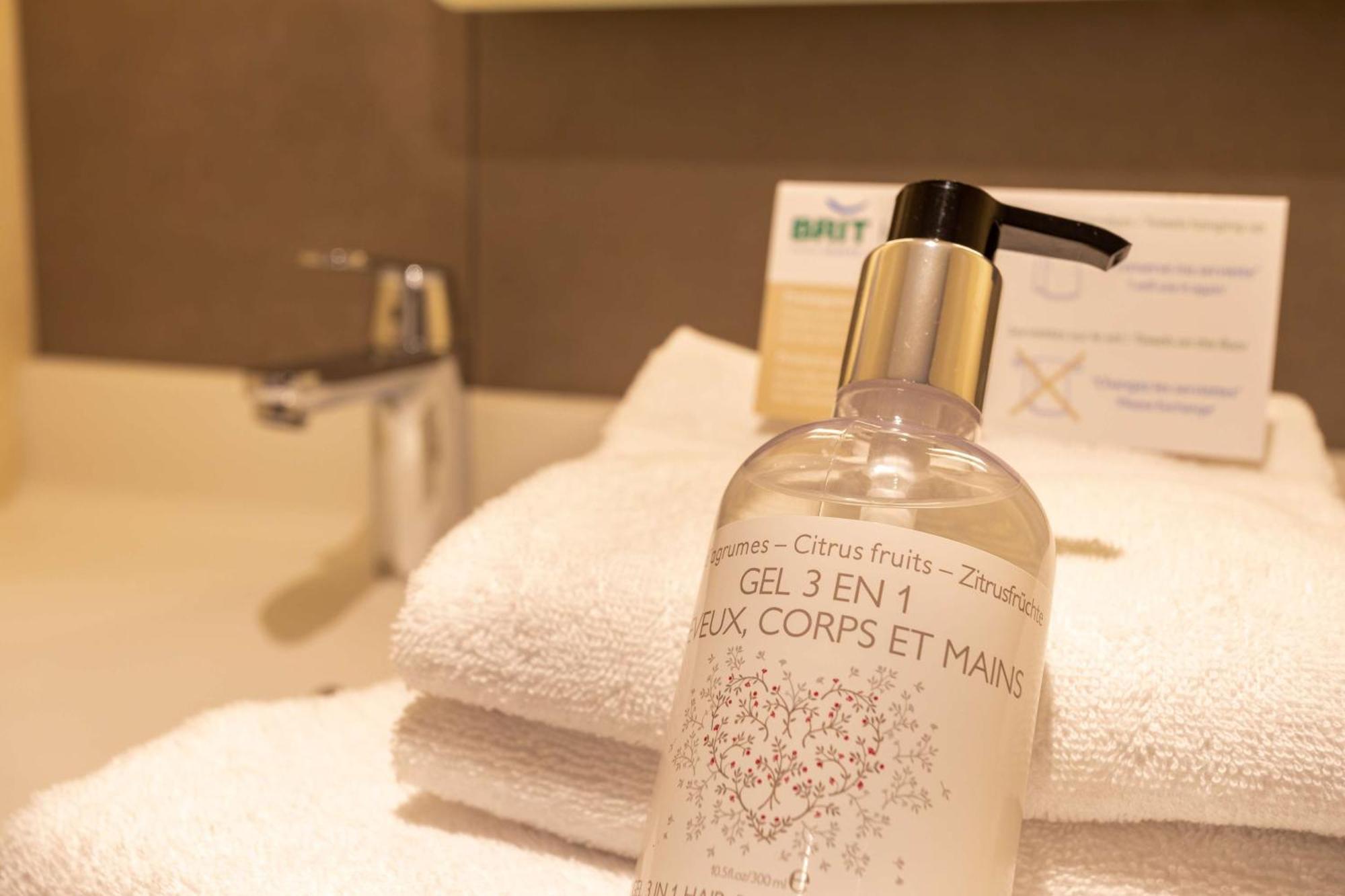 Brit Hotel Ploermel - Hotel De L'Hippodrome 외부 사진