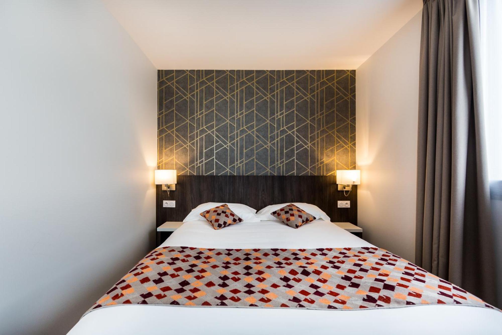Brit Hotel Ploermel - Hotel De L'Hippodrome 외부 사진