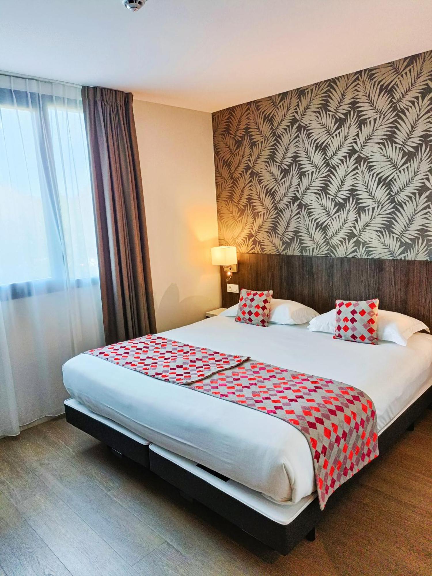 Brit Hotel Ploermel - Hotel De L'Hippodrome 외부 사진
