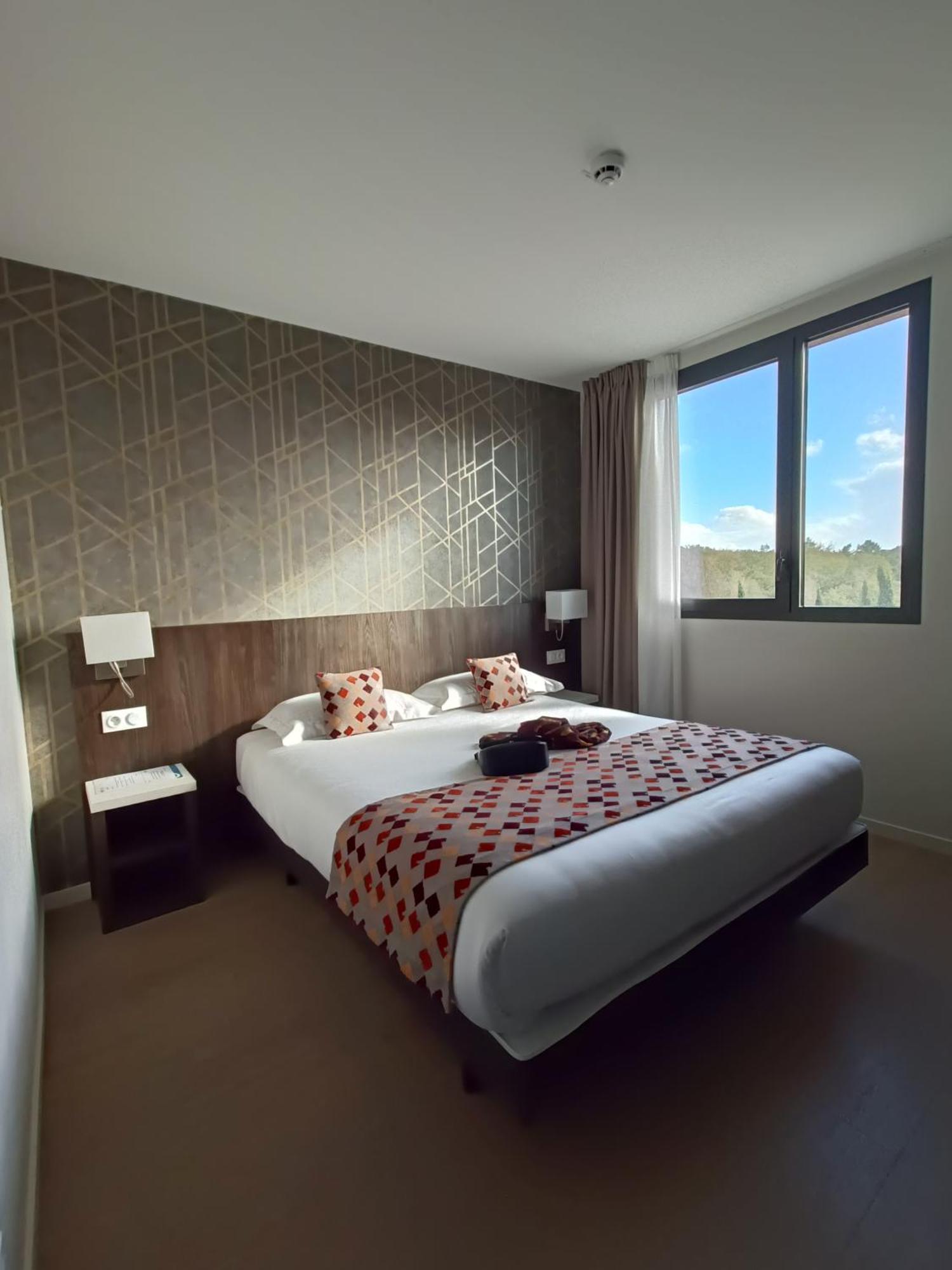 Brit Hotel Ploermel - Hotel De L'Hippodrome 외부 사진