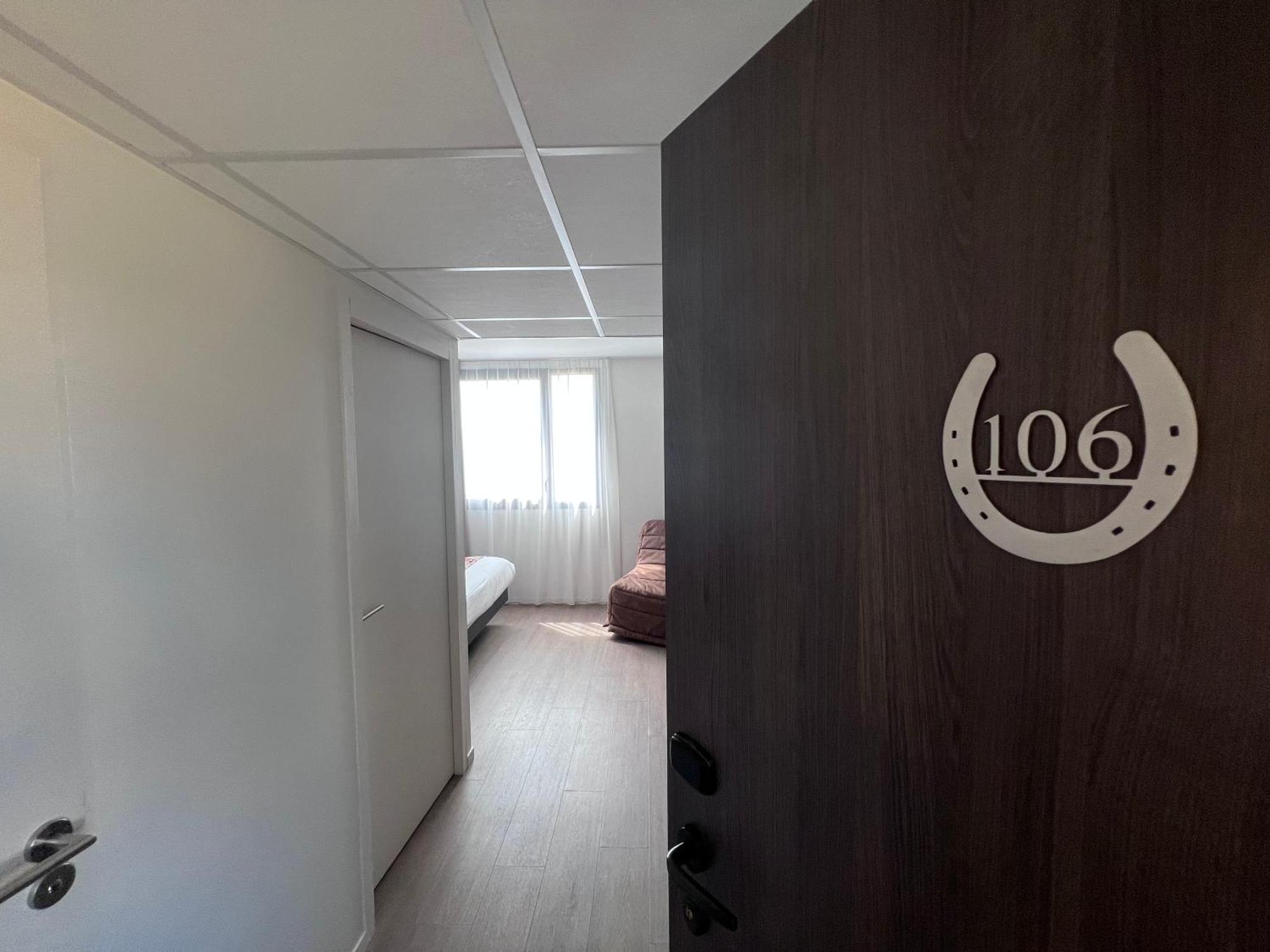 Brit Hotel Ploermel - Hotel De L'Hippodrome 외부 사진